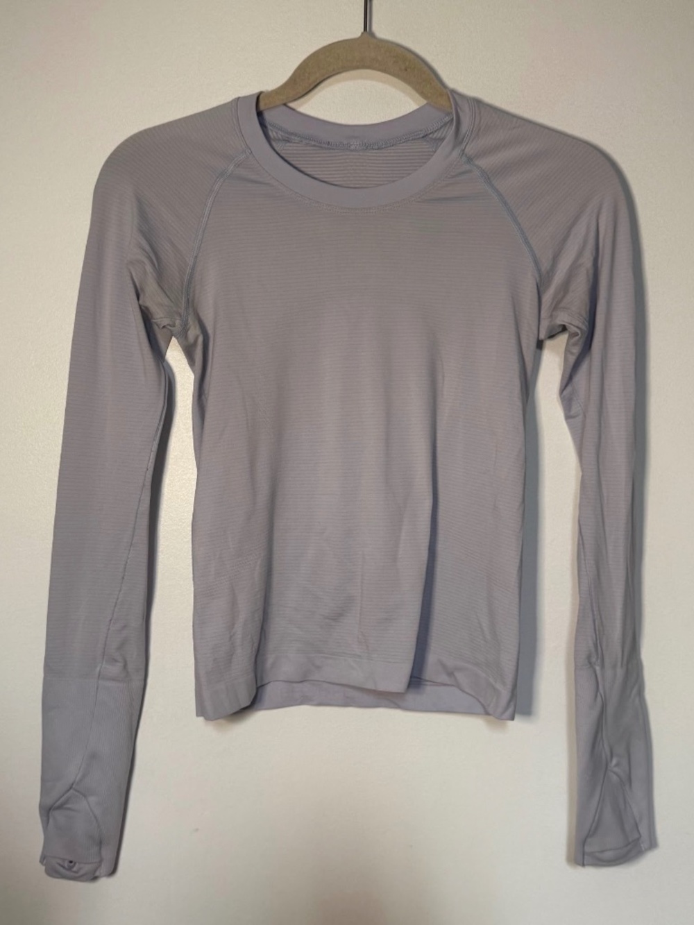 Lululemon Swiftly Tech Long-Sleeve Shirt 2.0 Light Lilac Purple Thumbholes